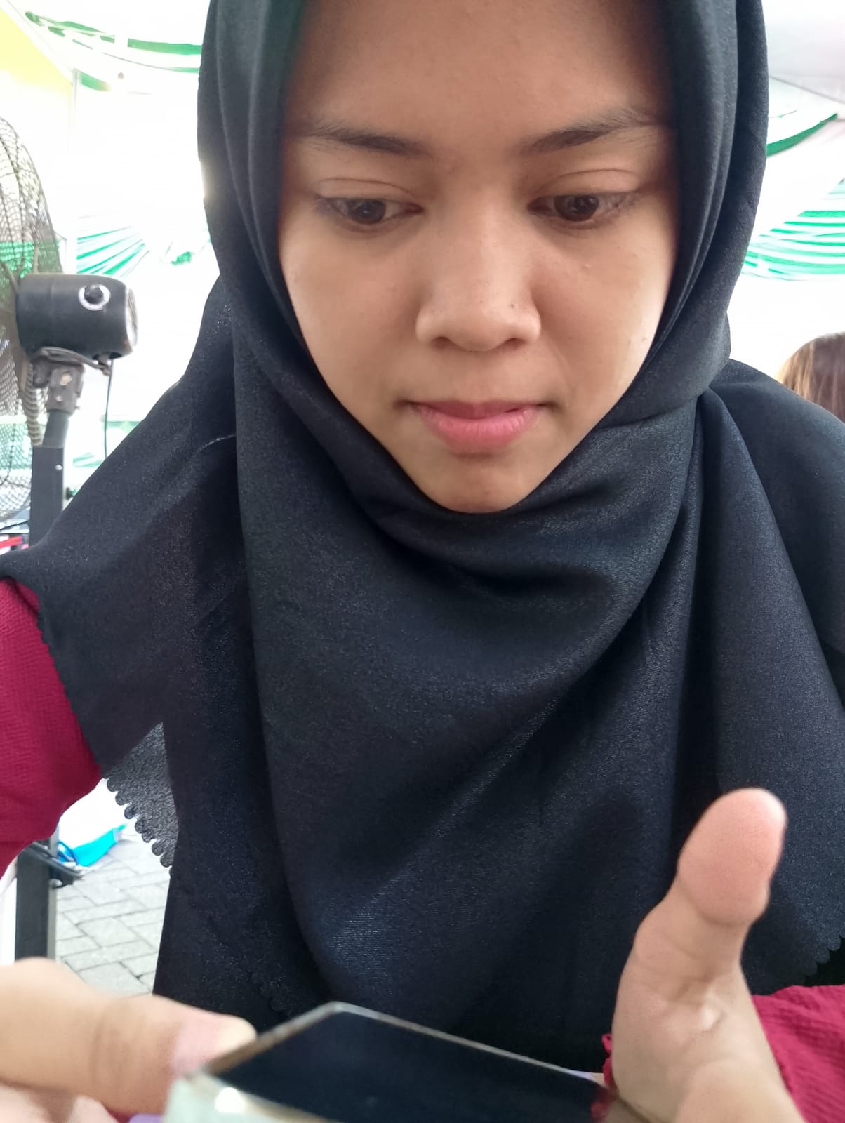 Potret candid Anggraeni